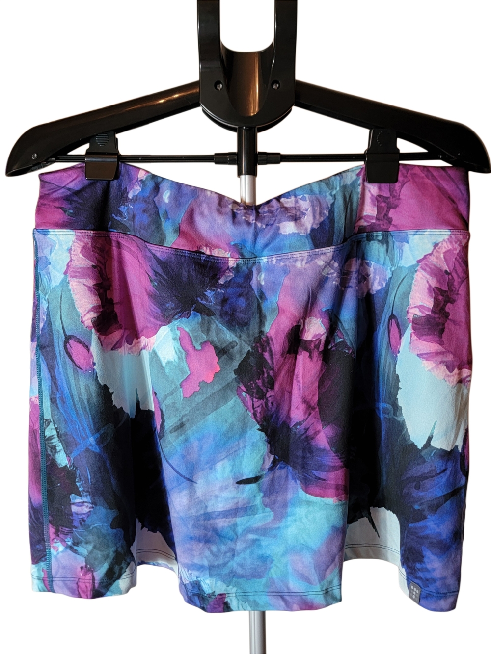 Title Nine Dream Skort in Watercolor Poppy / Floral Print - XL